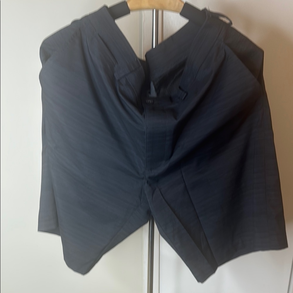 Men’s like new Golf shorts